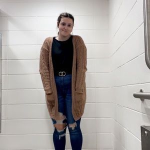 Meet your Posher, Tia